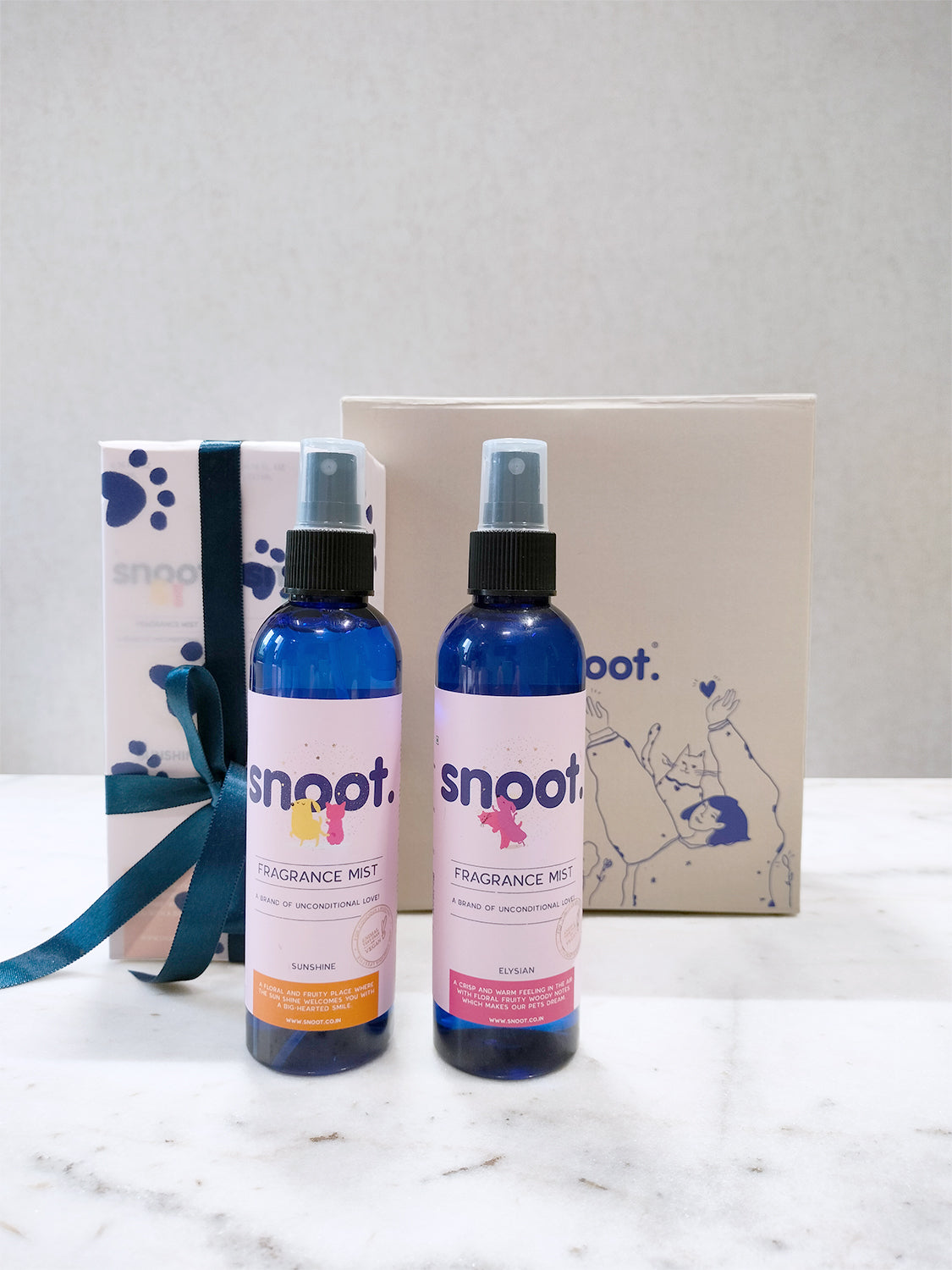 Gift Set for Pets, Dogs and Cats featuring two fragrance mists to refresh their coats.