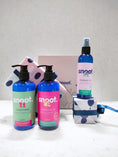Load image into Gallery viewer, Gift set for pets, dogs, and cats featuring a pet shampoo, conditioner, and fragrance mist
